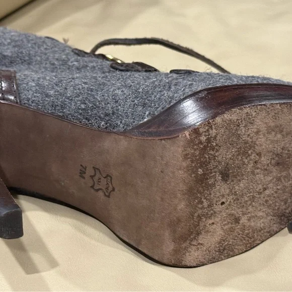 Tory Burch lace up gray and brown leather ankle boots - Picture 7 of 14